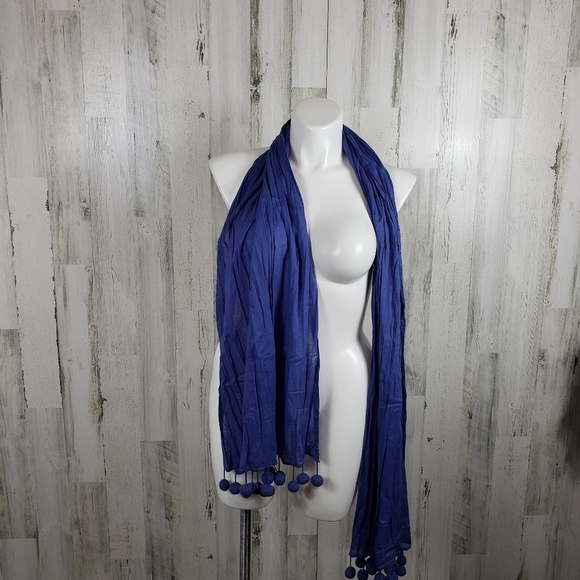 3/$15 Pretty long blanket scarf - Picture 2 of 5